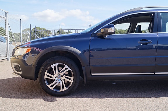 Volvo XC70 10 of 24