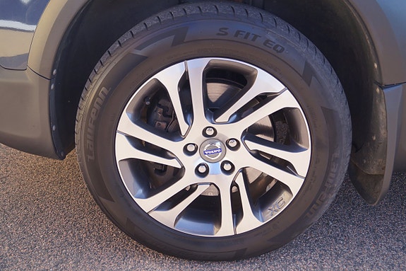 Volvo XC70 17 of 24
