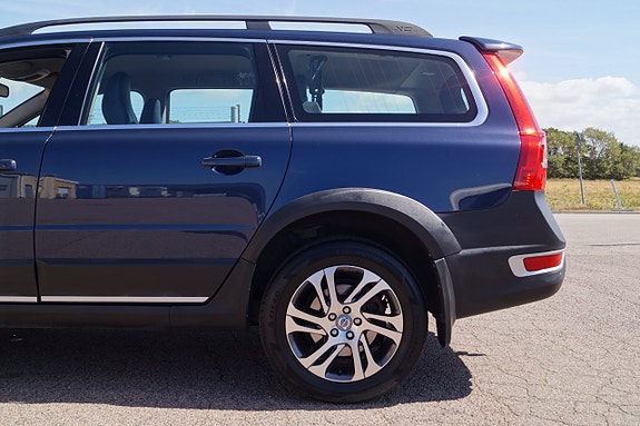 Volvo XC70 11 of 24