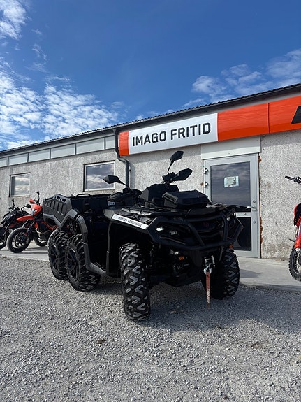 Can-Am 6X6 XU+ 1000 Massey Ferguson Edition 2 of 5