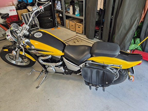 Suzuki VZ800 Marauder 3 of 7