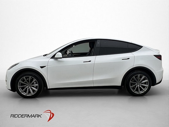 Tesla Model Y 5 of 30