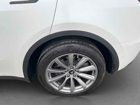 Tesla Model Y 30 of 30