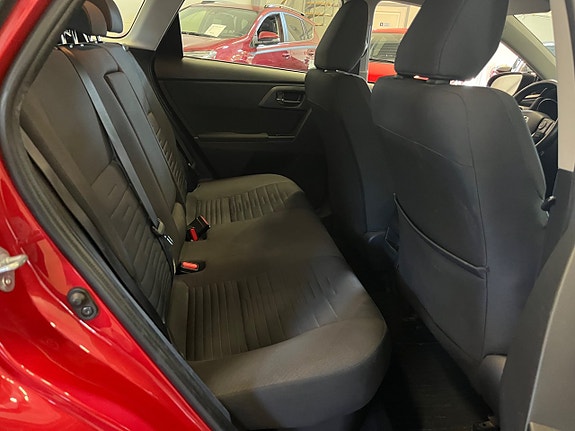 Toyota Auris 12 of 14