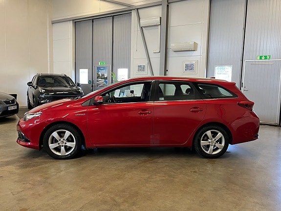 Toyota Auris 5 of 14