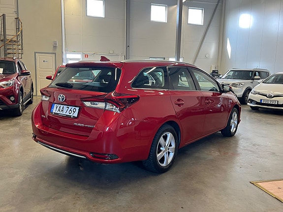 Toyota Auris 3 of 14
