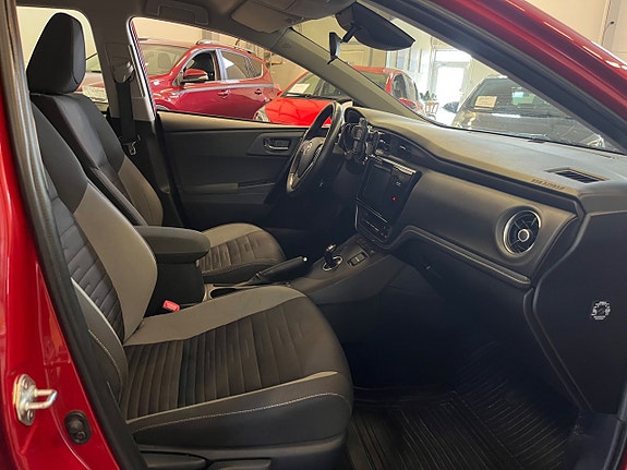 Toyota Auris 13 of 14