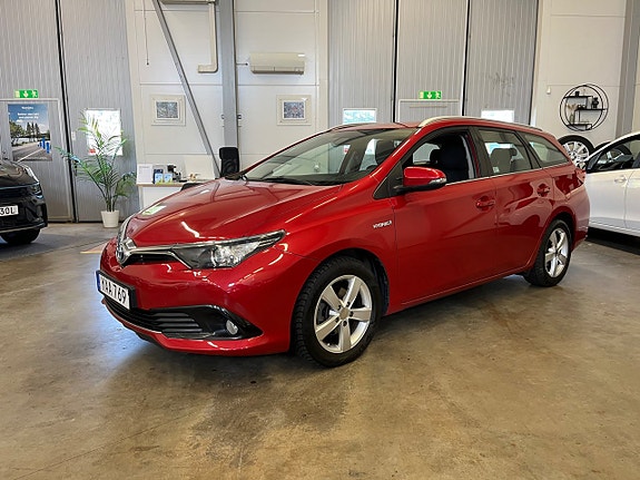 Toyota Auris 6 of 14