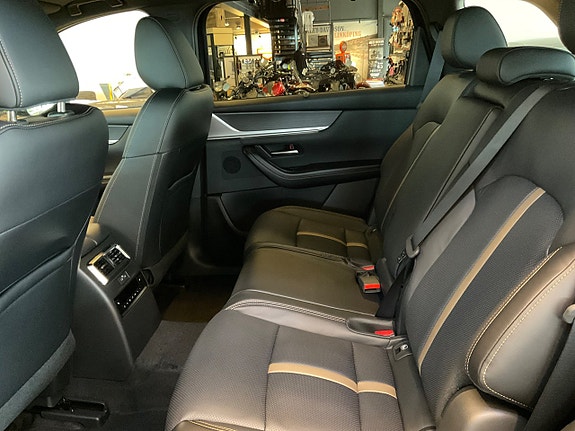 Mazda CX-80 13 of 15