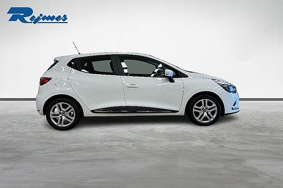 Renault Clio IV 16 of 18