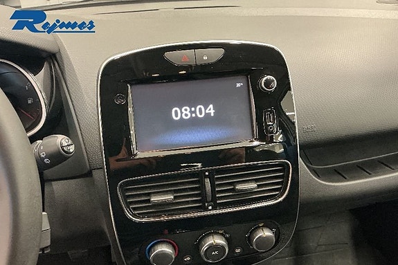 Renault Clio IV 10 of 18