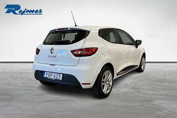 Renault Clio IV 17 of 18
