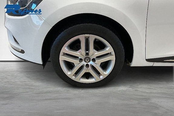 Renault Clio IV 15 of 18