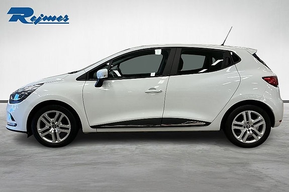 Renault Clio IV 3 of 18