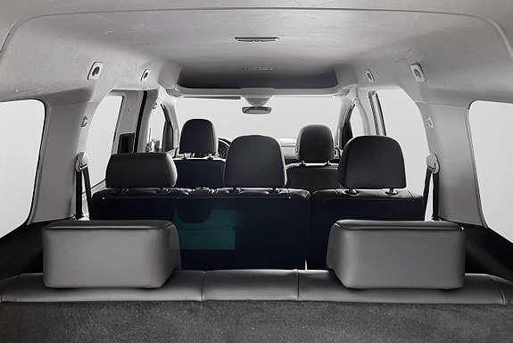 Volkswagen Caddy Maxi 16 of 28
