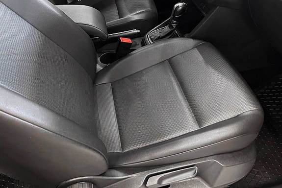Volkswagen Caddy Maxi 11 of 28