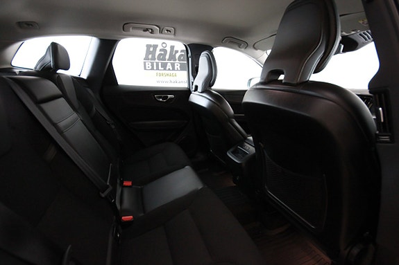 Volvo XC60 4 of 5