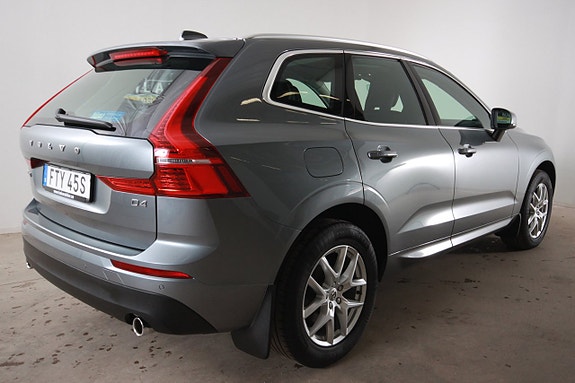 Volvo XC60 2 of 5