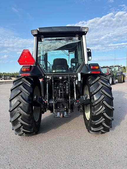 Valtra A72 / Lastare 7 of 11