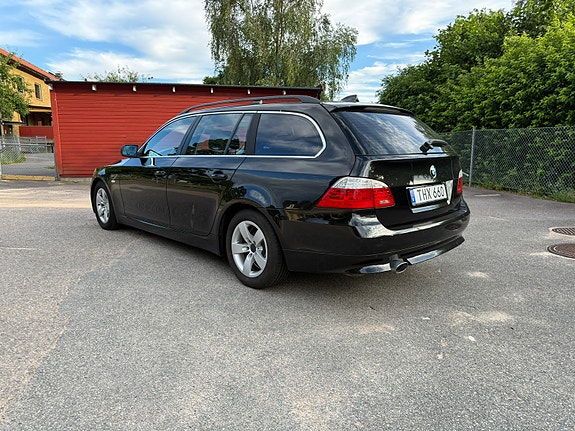 BMW 520d 2 of 5