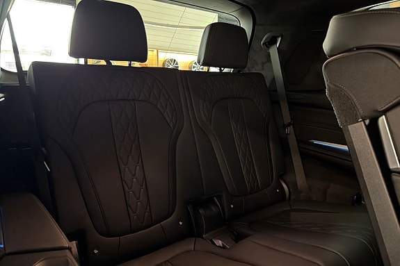 BMW X7 7 of 21