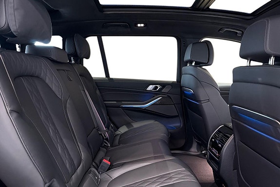 BMW X7 8 of 21