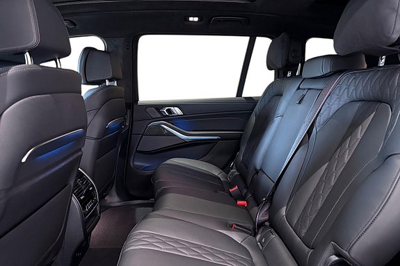BMW X7 13 of 21