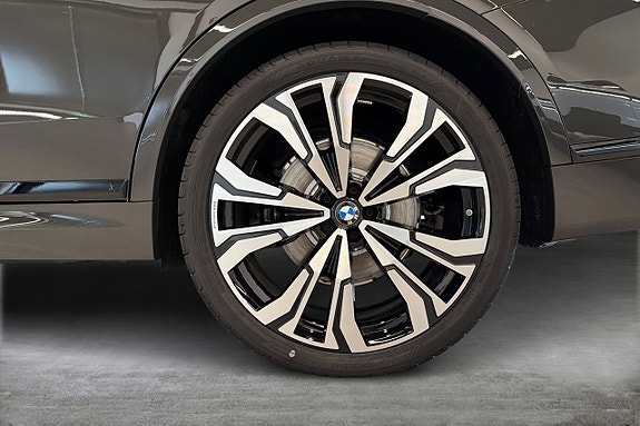BMW X7 18 of 21
