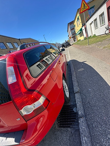 Volvo V50 4 of 21