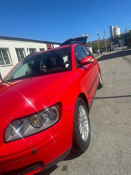 Volvo V50 2 of 21
