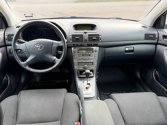 Toyota Avensis 5 of 5