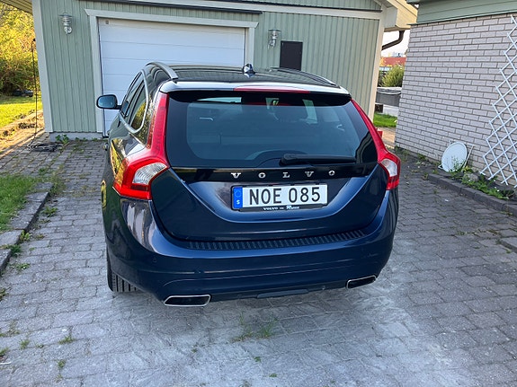 Volvo V60 2 of 3