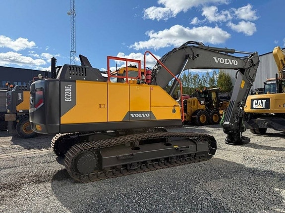 Volvo EC 220 EL 2 of 16