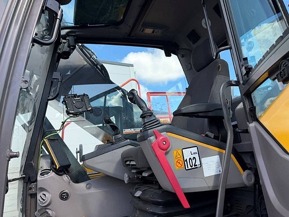 Volvo EC 220 EL 6 of 16