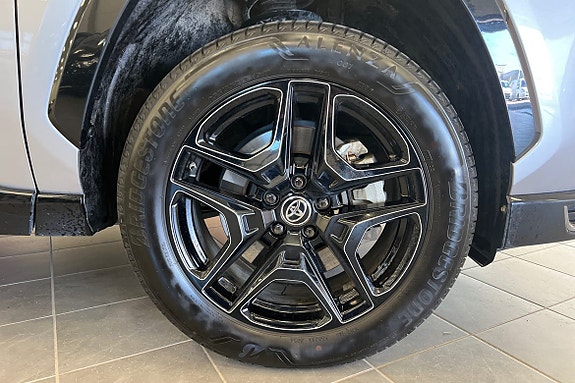 Toyota RAV4 17 of 28