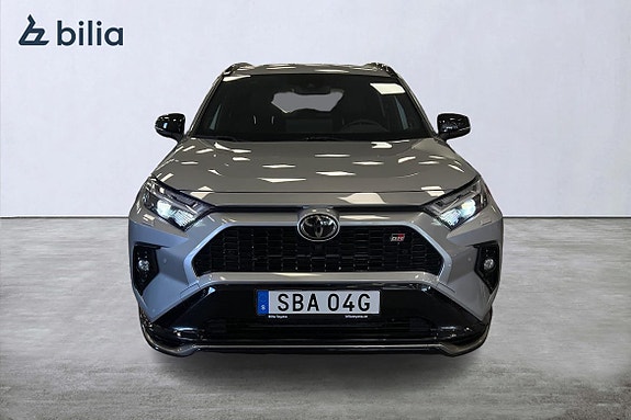 Toyota RAV4 6 of 28