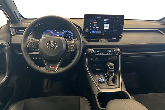 Toyota RAV4 10 of 28