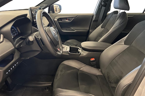 Toyota RAV4 14 of 28