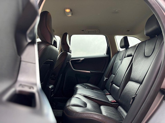Volvo XC60 22 of 27