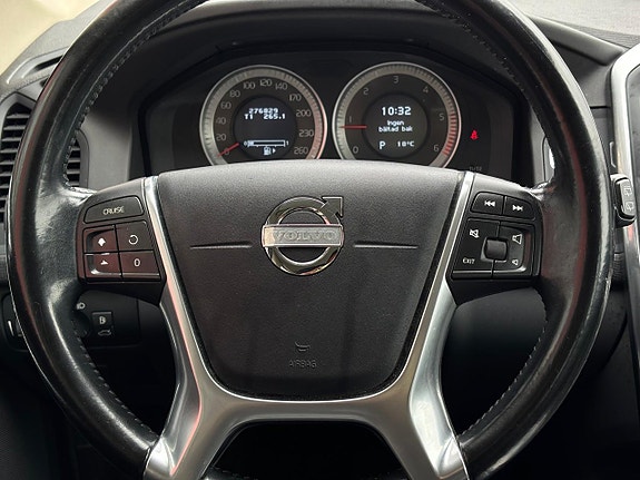 Volvo XC60 12 of 27