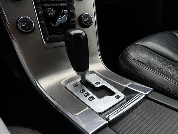 Volvo XC60 15 of 27
