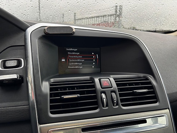 Volvo XC60 17 of 27