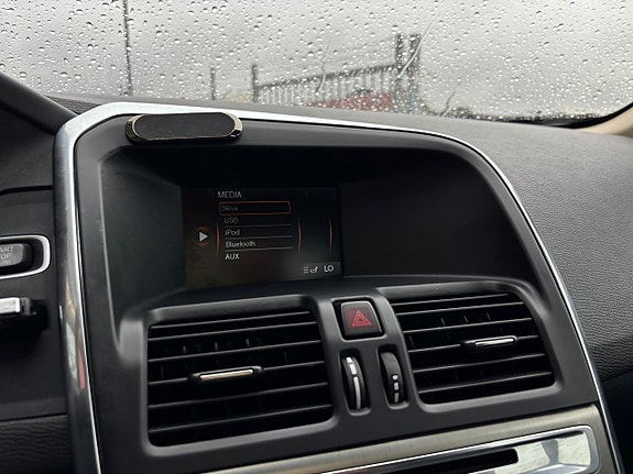 Volvo XC60 23 of 27
