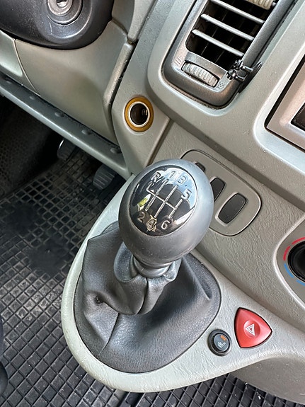 Opel Vivaro 13 of 22