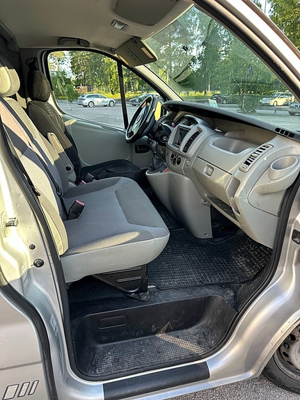 Opel Vivaro 11 of 22