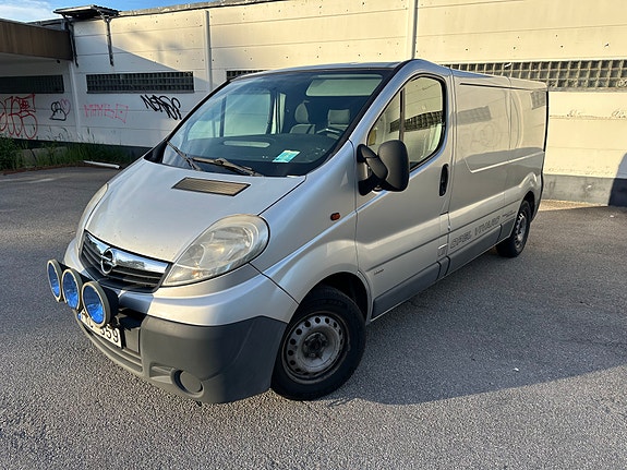 Opel Vivaro 2 of 22