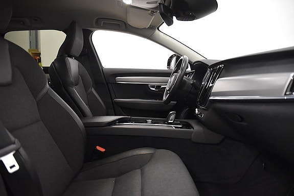 Volvo V90 Cross Country 12 of 19