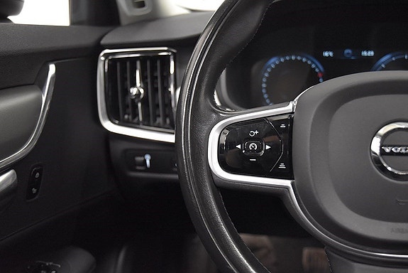 Volvo V90 Cross Country 10 of 19