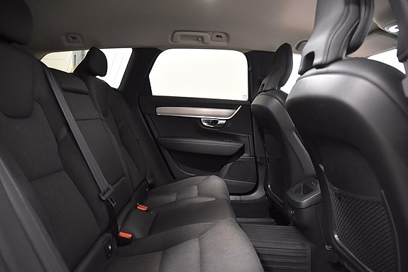 Volvo V90 Cross Country 13 of 19