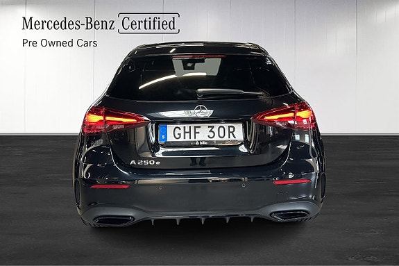 Mercedes-Benz A250 e 16 of 27